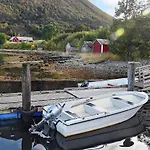 Daire 4 Person In Mandalen-by Traum